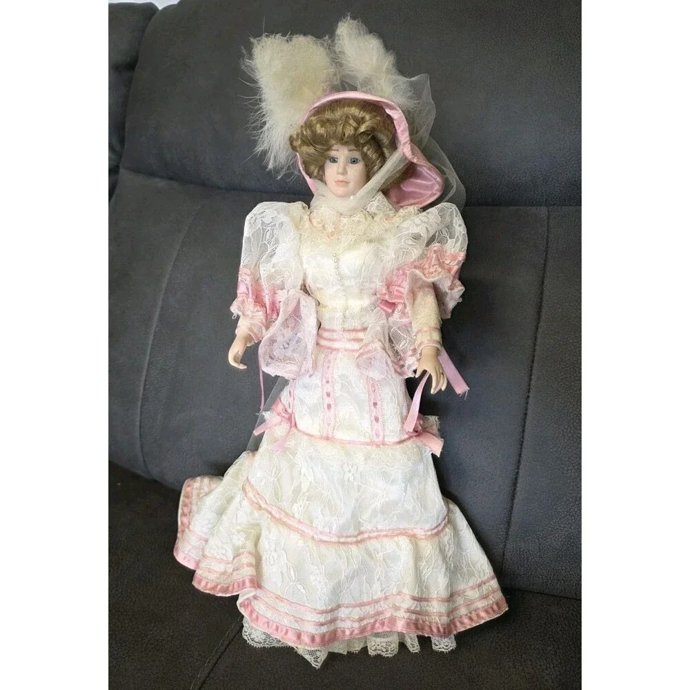Seymour Mann Victorian Doll 17” White Pink Dress Connoisseur Collectio W/ Stand